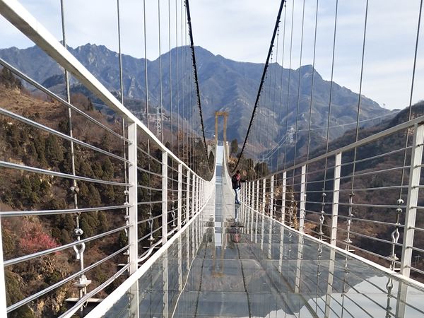 玻璃吊桥安装能达到什么效果
