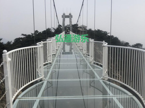 玻璃吊桥
