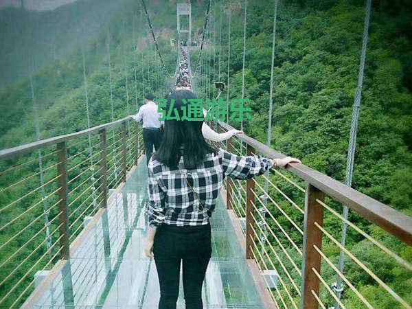 玻璃吊桥