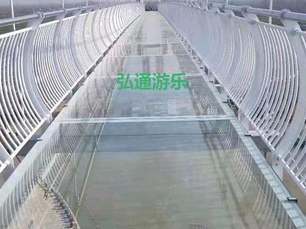 玻璃吊桥